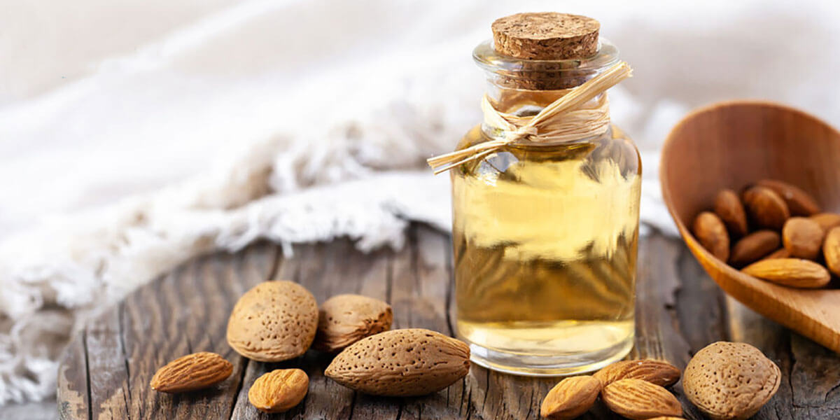 مضرات روغن بادام تلخ برای ابرو